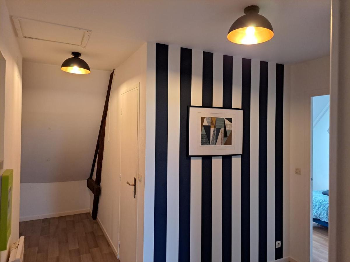 Suite Du Crypto - Vue Imprenable Sur La Place Du Forum Reims Exteriör bild
